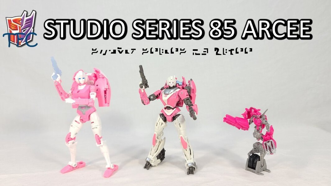 TF Collector Studio Series 85 Arcee Review  (13 of 13)